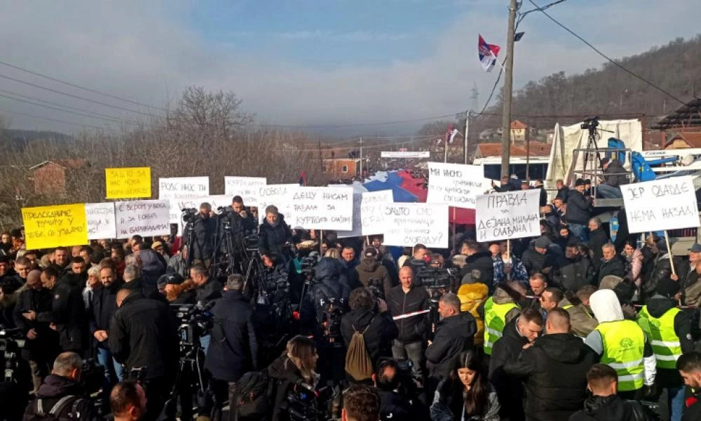 Ο υπουργός Εσωτερικών του Κοσσυφοπεδίου κατηγορεί τη Σερβία ότι ενεργεί υπό την επιρροή της Μόσχας για να αποσταθεροποιήσει την περιοχή